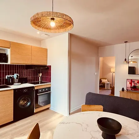 Apartment Le Modern Silhouette - Homy Montlucon