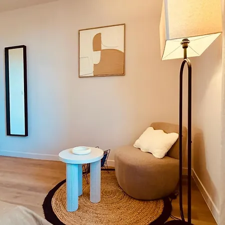 Le Modern Silhouette - Homy Lejlighed