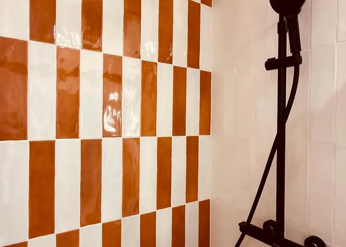 Le Modern Silhouette - Homy * Montluçon