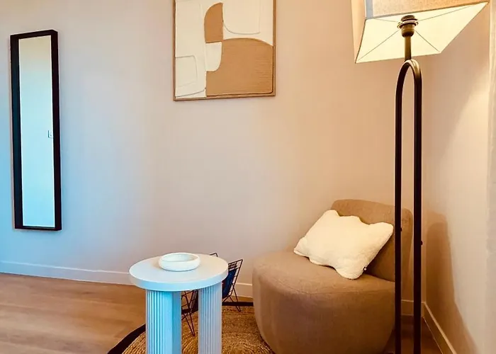 Le Modern Silhouette - Homy Apartment